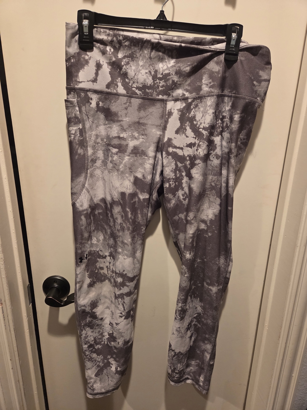 Under Armour Women's Gray Tie-Dye Leggings